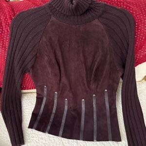 Chic Burgundy Turtleneck Sweater